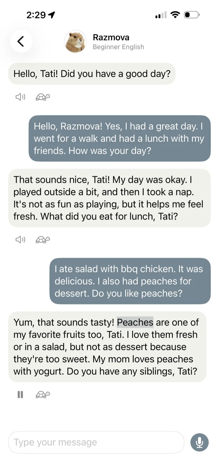 Beginner English chat with Razmova, reading a reply aloud and highlighting each word as it is spoken